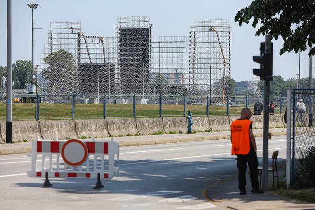 Zagreb: Radovi na izgradnji pozornice za koncert Marka Perkovića Thompsona