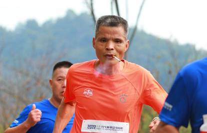 Kinez otrčao maraton pušeći cigarete?! Uspio je otrčati  42 kilometra za samo tri i pol sata