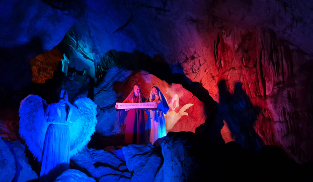 FOTO Pogledajte kako izgledaju žive jaslice u Postojnskoj jami