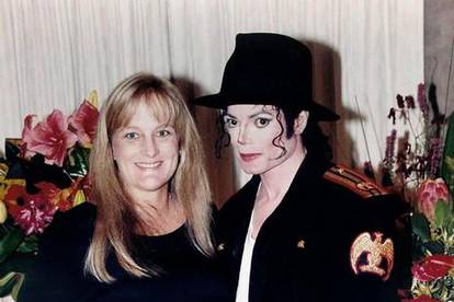 Debbie Rowe traži skrbništvo nad Paris i Princeom i udaje se