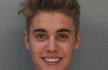 Baš si sliče: Bieber se nakon uhićenja 'pretvorio' u M. Cyrus