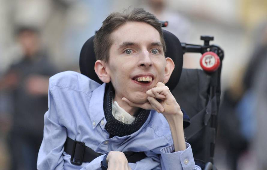 Zapamti, uvijek postoji netko tko će te voljeti i brinuti o tebi