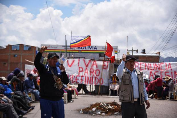 Peruvians block the border with Bolivia to protest the ongoing political crisis