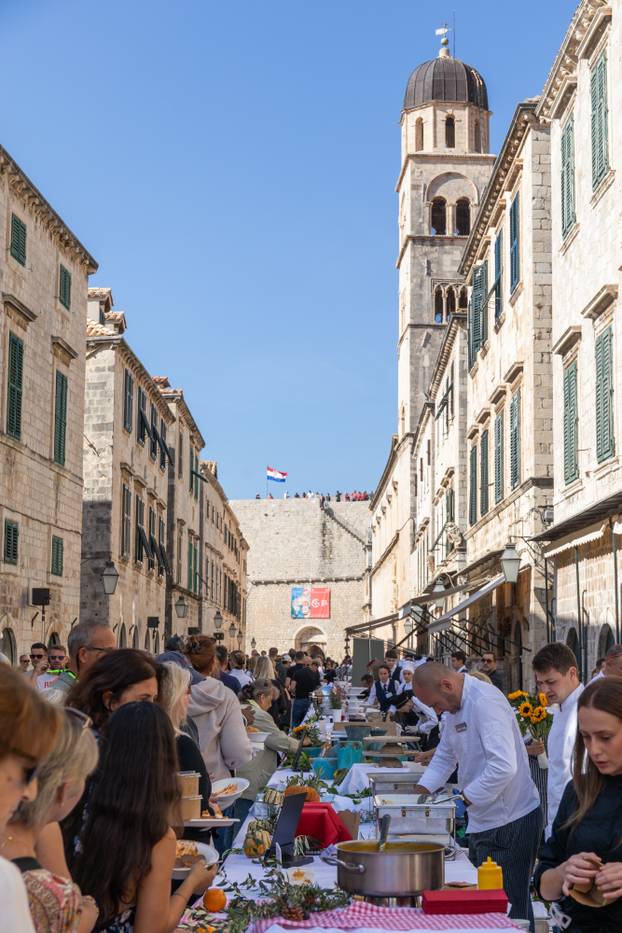 Dubrovnik: Tradicionalna Dubrovačka trpeza na Stradunu