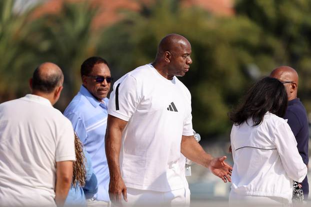 Trogir: Magic Johnson pozirao  i fotografirao se na rivi sa svojim prijateljima