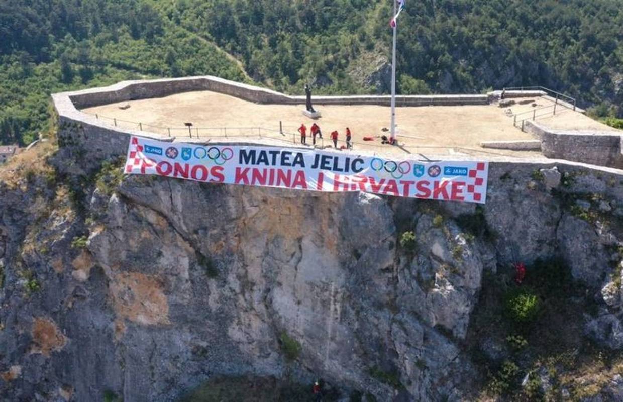 U čast zlatne Jelić: U Kninu osvanuo ogromni transparent!
