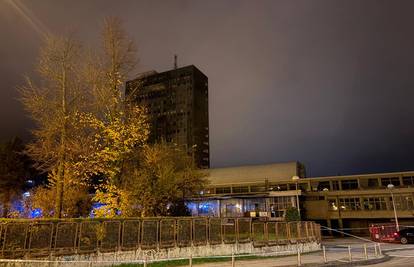 VIDEO Ovako je sinoć izgledao Vjesnikov neboder, i dalje gori plamen: 'Jako je loše stanje...'