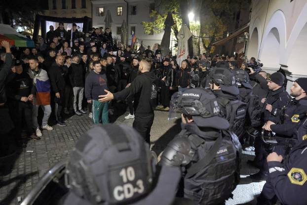 Novo Mesto: Pri završetku prosvjednog skupa došlo je do naguravanja nekoliko osoba