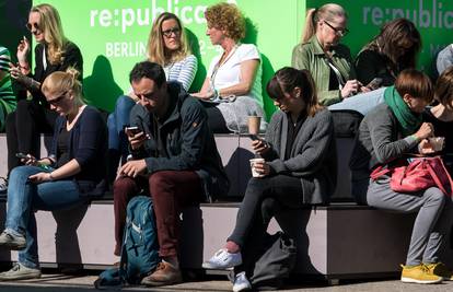 Velika promjena: Ljudi više na mobitelima nego pred TV-om