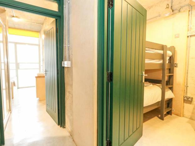 FOTO Od vojarne do top destinacije: Pogledajte kako je ratni bunker postao dom za odmor