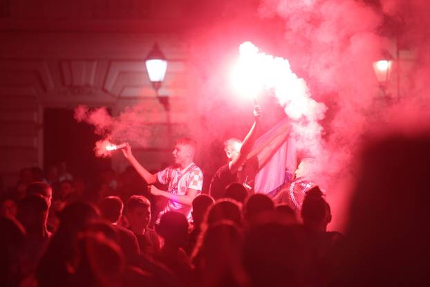 Osijek: Slavlje nakon utakmice Hrvatska -   Ghana