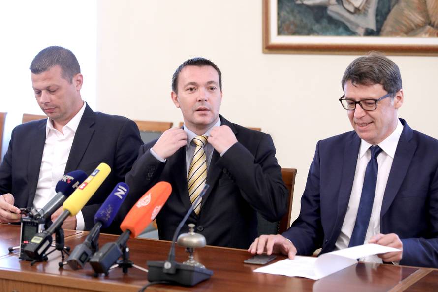 'Pozivamo HDZ-ovce da o Lex LNG-u glasuju prema savjesti'