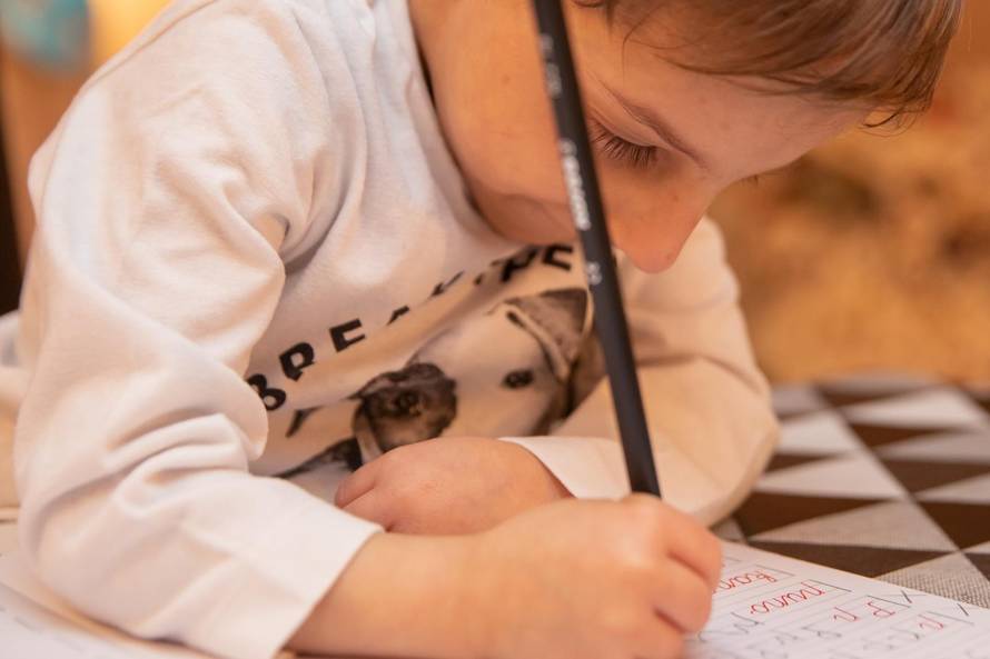 Nevio je krenuo u školu: Imam osam godina i osam kilograma