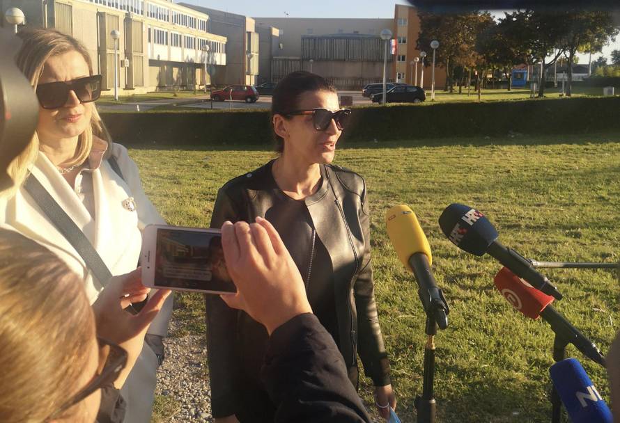 'Najvažnije mi je bilo zagrliti kćer, napisala sam knjigu za majku koja je umrla od korone'