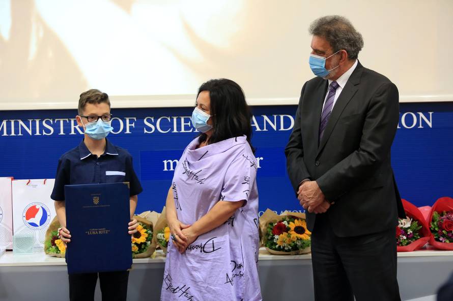 Magdalena Žužić iz Gline i David Mrđanov iz Vukovara dobitnici su godišnje nagrade 'Luka Ritz'