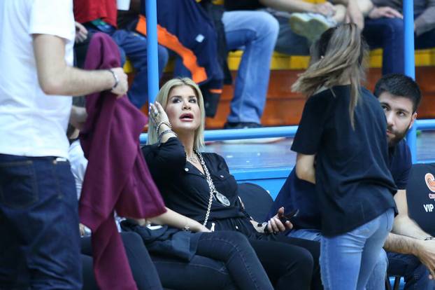 Zagreb: Emil Tedeschi sa suprugom Nikom Prenčević pratio utakmicu Cedevita - Cibona