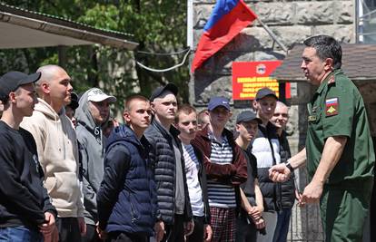 'Nema treninga, samo puška u ruke i ideš u rat, zapovjednike nije briga, njima smo kao psi...'