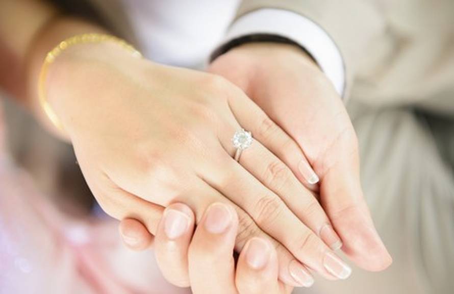 Planirate li zaprositi? Evo što morate znati o kupnji prstena