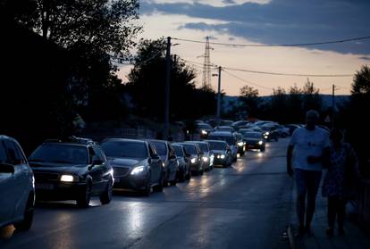 FOTO Ogromne gužve na ulazu u Imotski: Pogledajte kakva je bila atmosfera prije koncerta