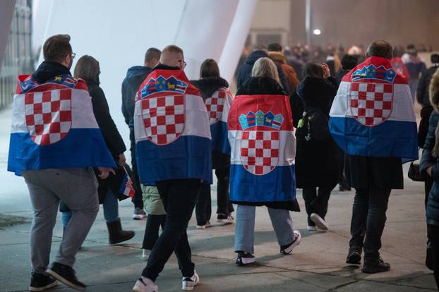 Zagreb: Gužva oko Arena zbog Thompsonovog koncerta