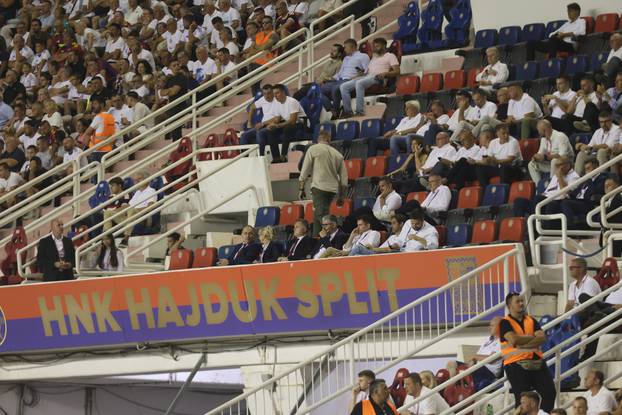 FOTO Torcida izviždala Garciju i digla poruku za ubijenog člana. Pogledajte atmosferu s Poljuda