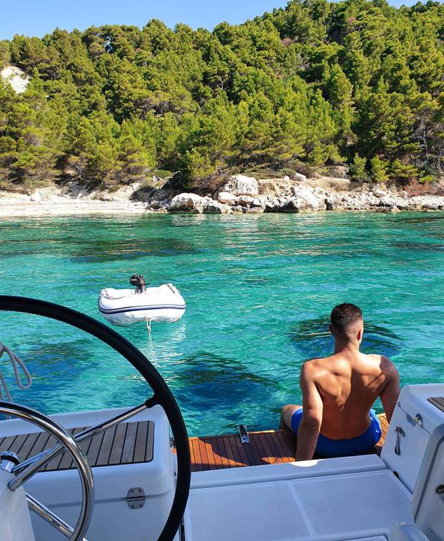 FOTO Majku je pratio do oltara, a sad se i sam oženio. Zvijezda rukometaša u braku s liječnicom