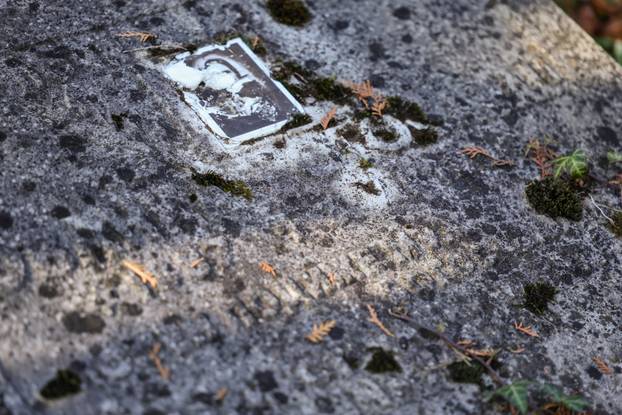 Zagreb: Psihijatrijsko groblje Vrapče ima upaljenu tek pokoju svijeću na blagdan Svih svetih