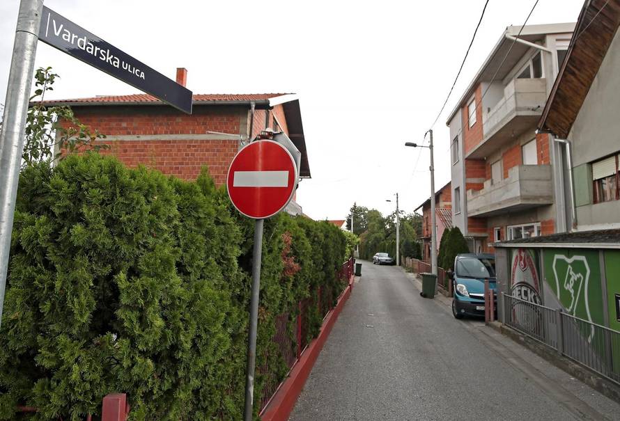 Optužila ih za 'javnu kuću', a odgovor našla na stupu u ulici