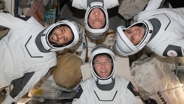 VIDEO Sletjeli u ocean: Nakon šest mjeseci četiri astronauta s ISS-a vratila se na Zemlju
