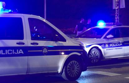 U Slavonskom Brodu poginuo muškarac. Pijani vozač se zabio u kamion pa naletio na njega