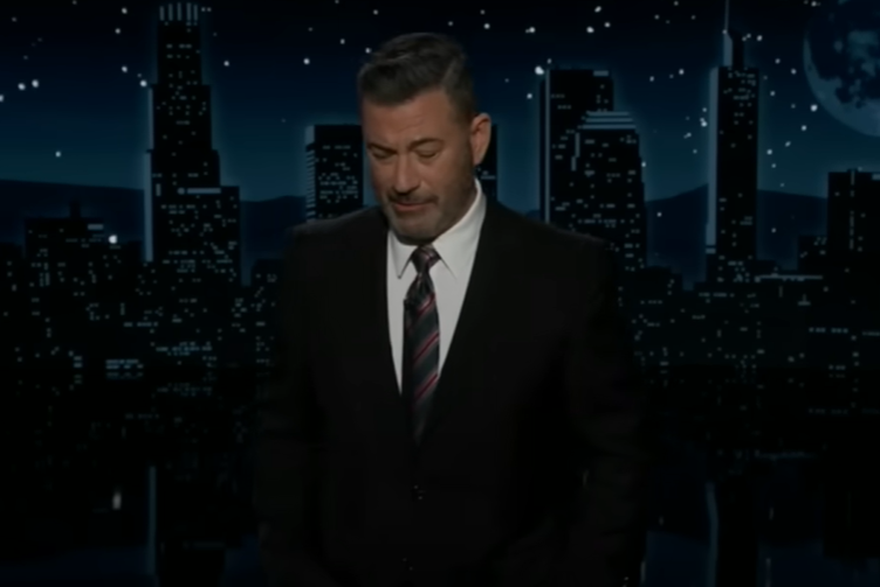 Jimmy Kimmel u suzama: 'Nije bila namjera olako shvatiti smrt Charlieja Kirka, nije smiješno...'