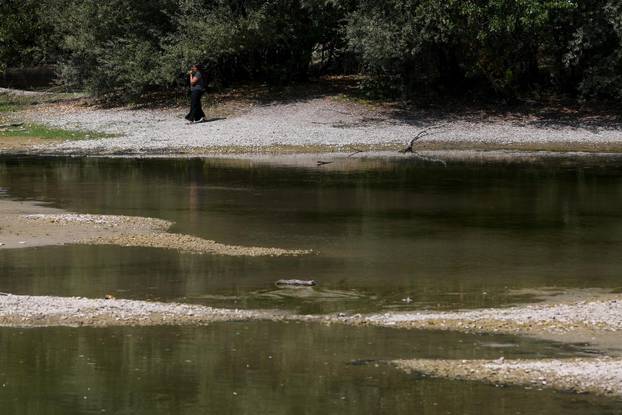 Zagreb: Malo jezero na Bundeku gotovo je potpuno presušilo