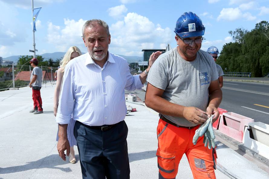 Skuplja rasvjeta nego obnova: Dajemo 22 milijuna za lampice