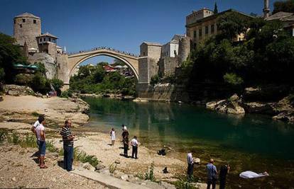 Mostar: Pronašli su tijelo Čeha koji je skočio sa Starog mosta