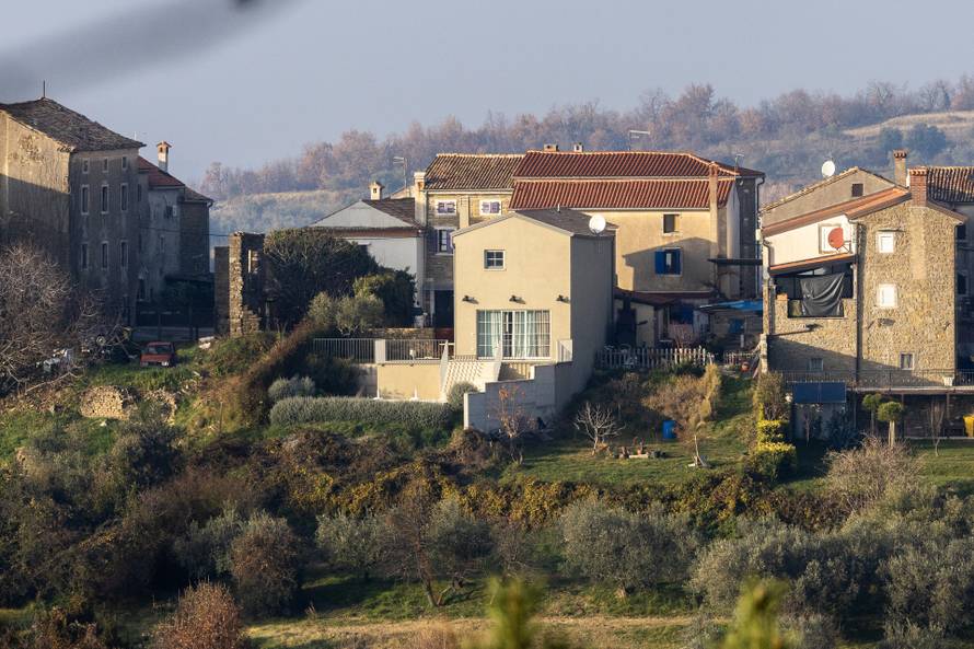 Kuća Ivane i Mile Kekina u Momjanu u blizini Buja