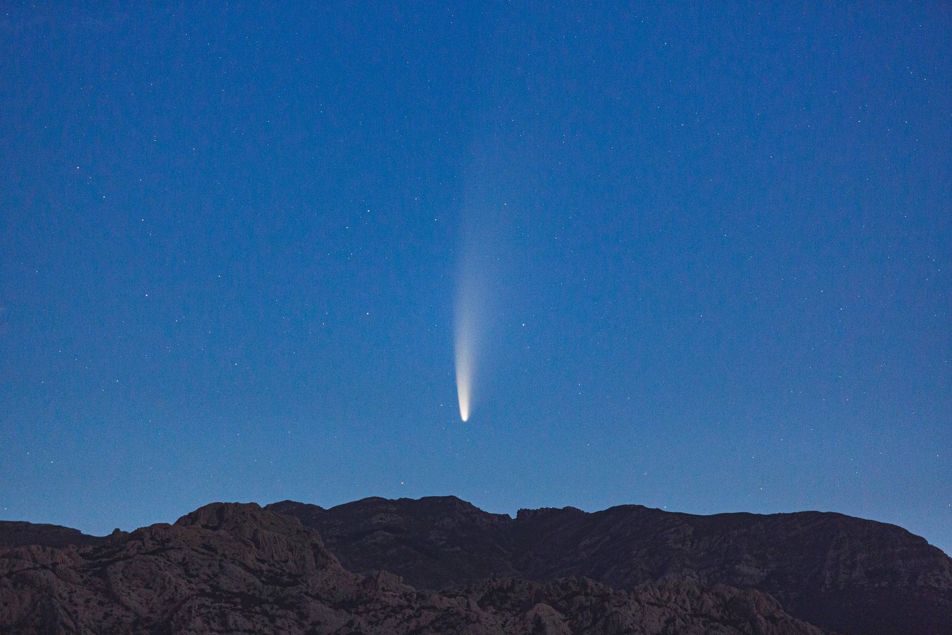 Komet C2020 F3 Neowise iznad Velebita