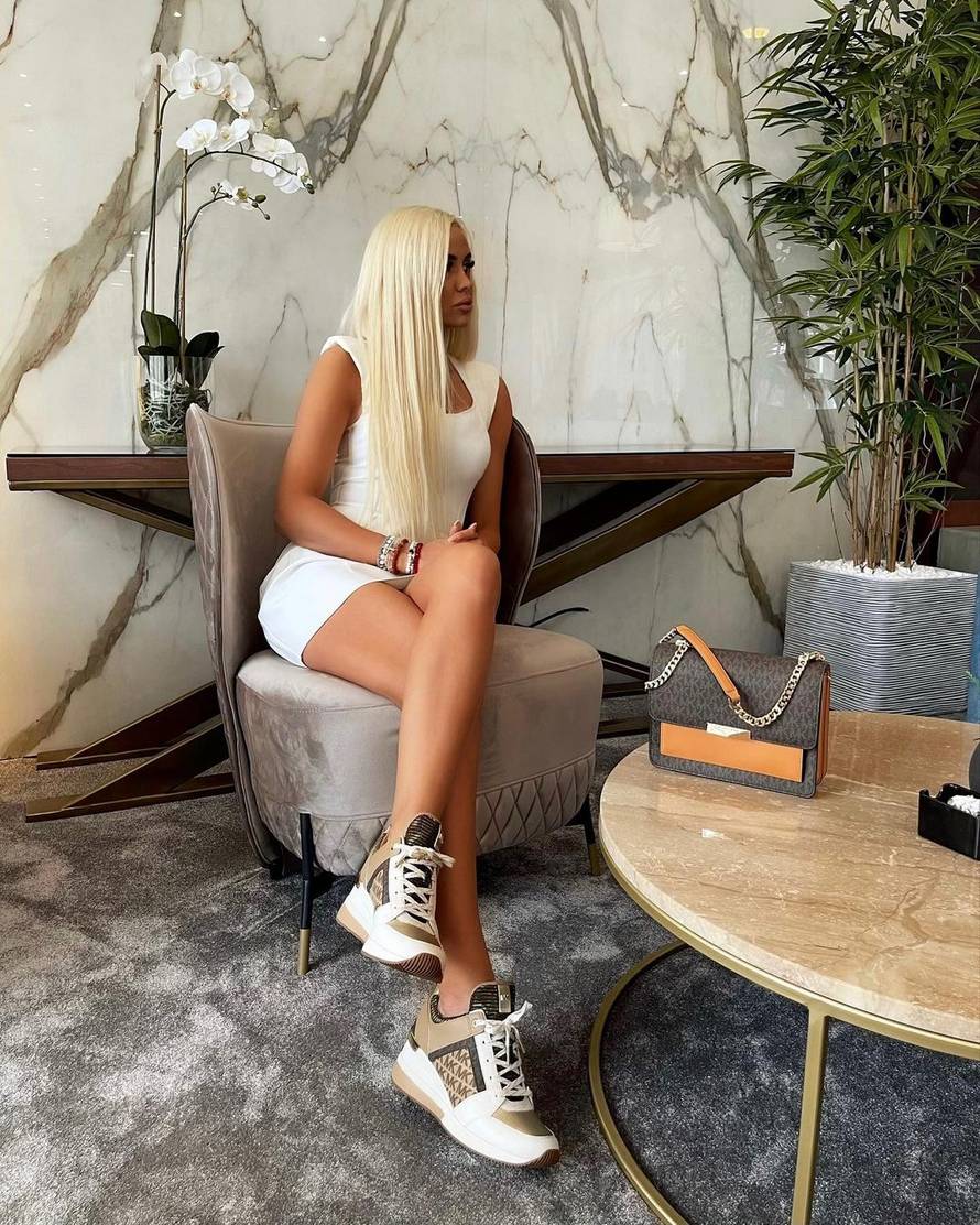 Urnebesno! Mlada Dačićeva uzdanica u govor ubacila Boga, katodne cijevi i kraj svijeta