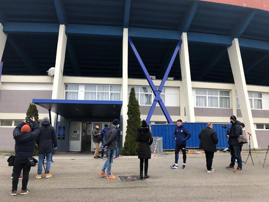 Muke s Maksimirom: Ojačali su južnu tribinu u strahu od štete!