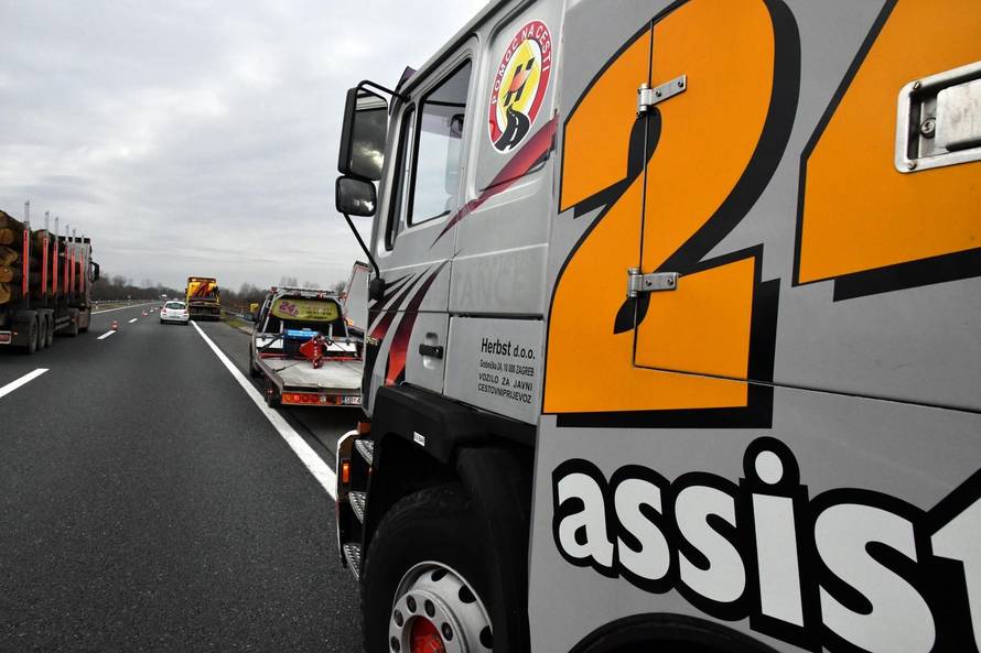 Prometna nesreća na autocesti A3 u blizini Lužana.