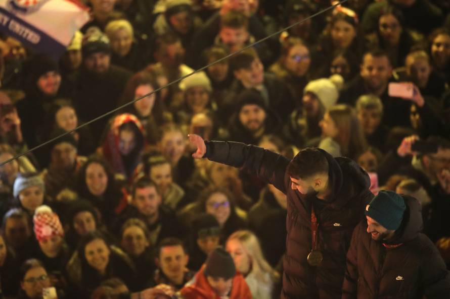 Zagreb: Vatreni stigli na trg