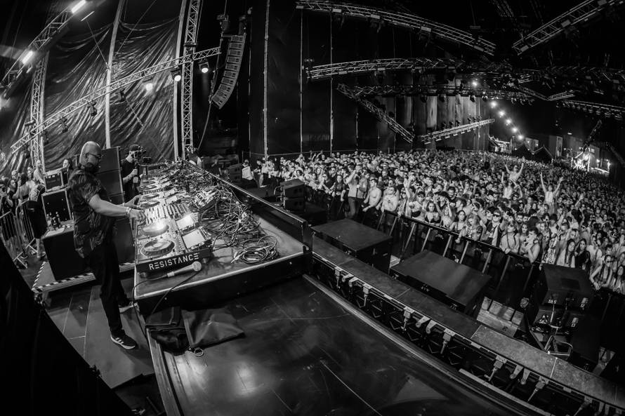 Split -  DJ-a Carl Cox