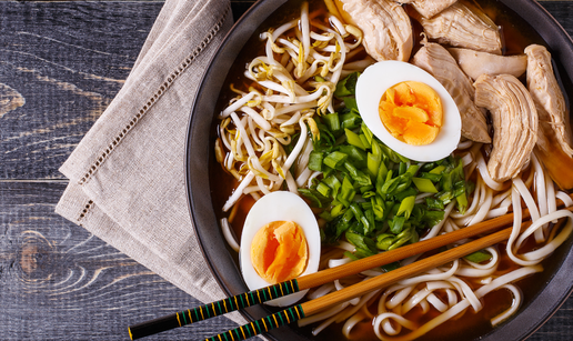 Evo što pokloniti osobi koja obožava azijsku kuhinju, finu klopu i umjetnost