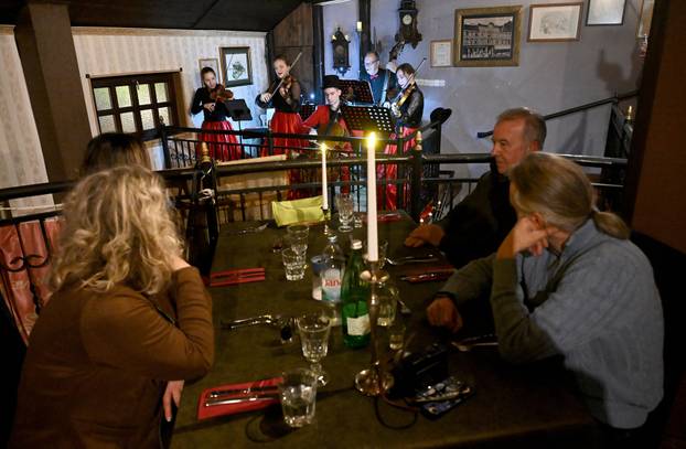 24sata Zagreb: Večer klasične glazbe u Starom Puntijaru izvedbe Johanna Strassua