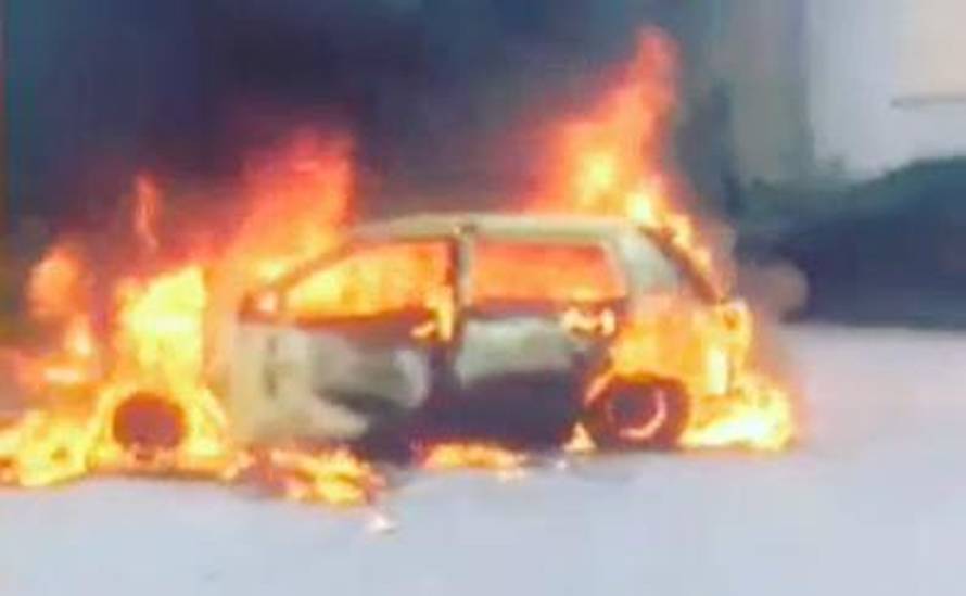 Planuo je auto u Karlovcu: U požaru nema ozlijeđenih