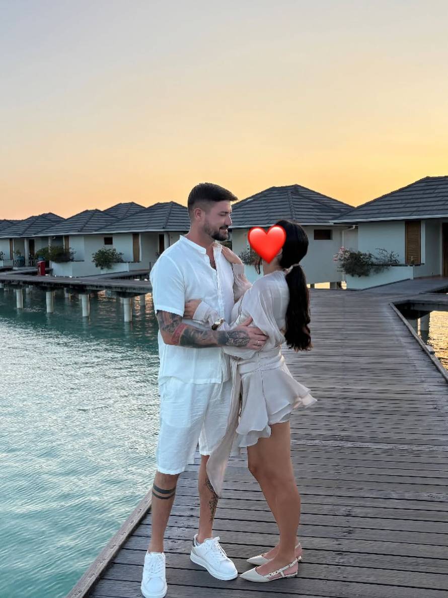 MC Stojan uživa na Maldivima: I dalje krije identitet supruge