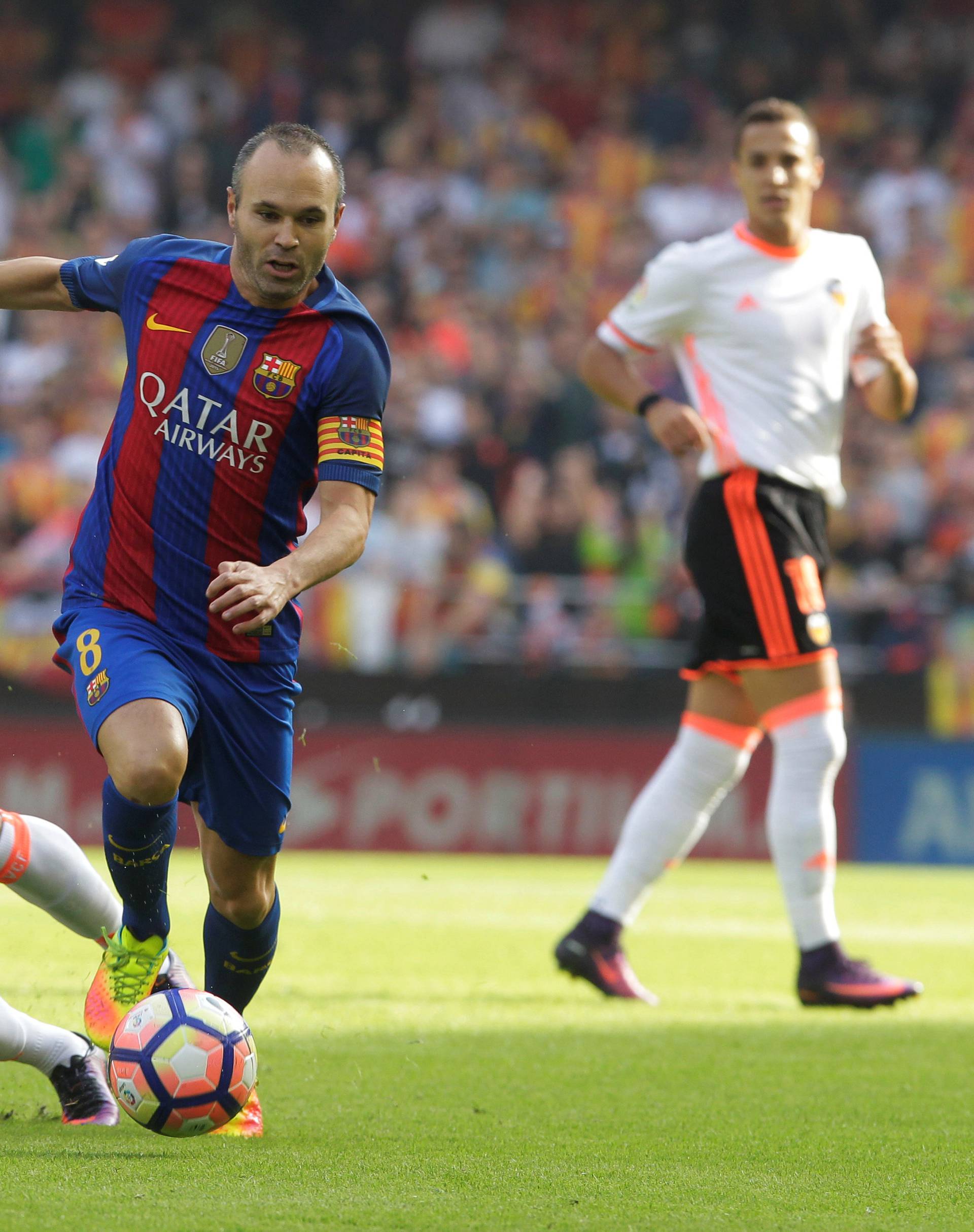 Football Soccer - Spanish Liga - Valencia v Barcelona