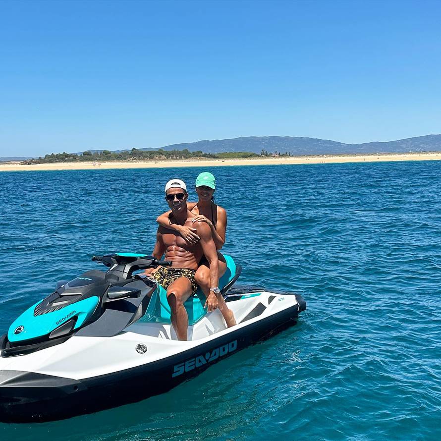 Ronaldo nije napustio Saudijsku Arabiju! Al Nassr objavio fotke s treninga. Na njima je i Brozović