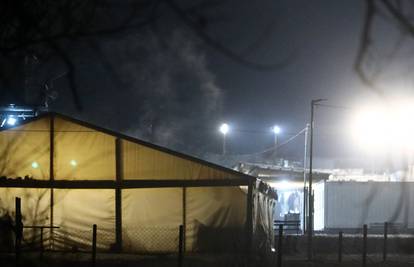 U Bosni pada snijeg, a migranti  još uvijek bez krova nad glavom