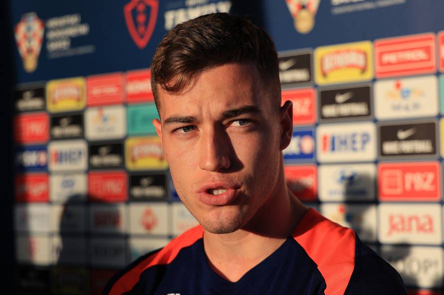 Zagreb: Nogometni reprezentativci obratili se medijima uoči treninga na Maksimiru