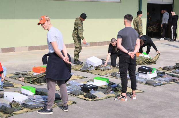 Ministar Anušić i general Kundid na prvom danu TVO-a na Slunju